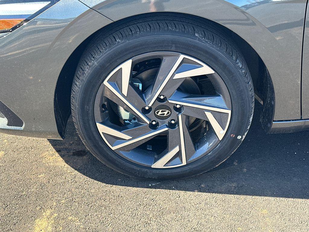 new 2025 Hyundai Elantra car, priced at $21,748