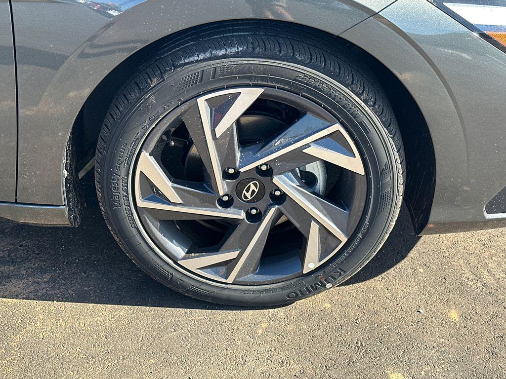 new 2025 Hyundai Elantra car, priced at $21,748