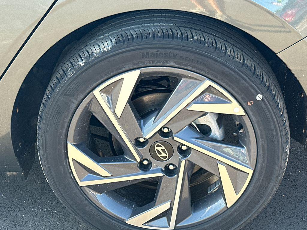 new 2025 Hyundai Elantra car, priced at $21,748