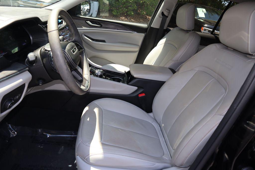 used 2023 Jeep Grand Cherokee car, priced at $35,420