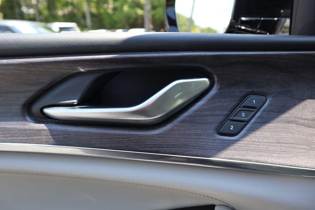 used 2023 Jeep Grand Cherokee car, priced at $35,420