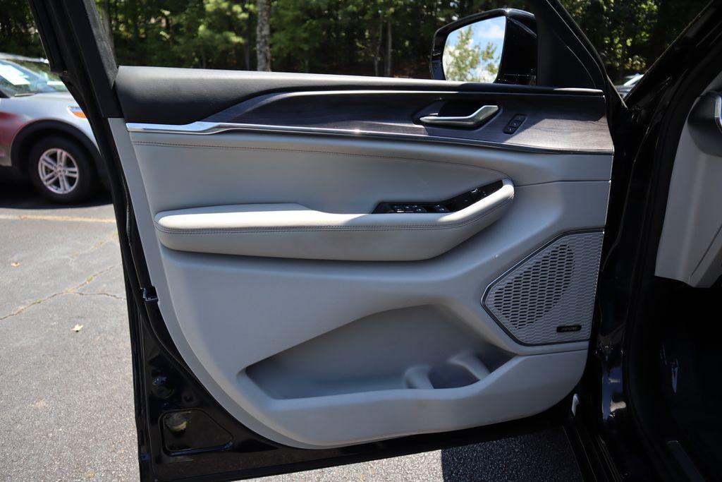 used 2023 Jeep Grand Cherokee car, priced at $35,420