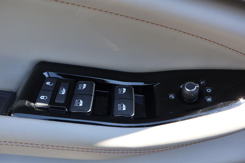 used 2023 Jeep Grand Cherokee car, priced at $35,420