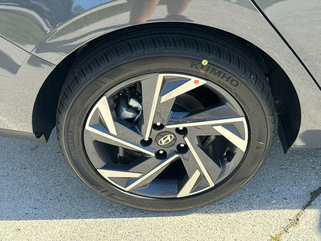 new 2025 Hyundai Elantra car, priced at $21,748