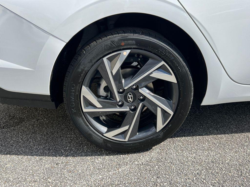 new 2025 Hyundai Elantra car, priced at $22,197