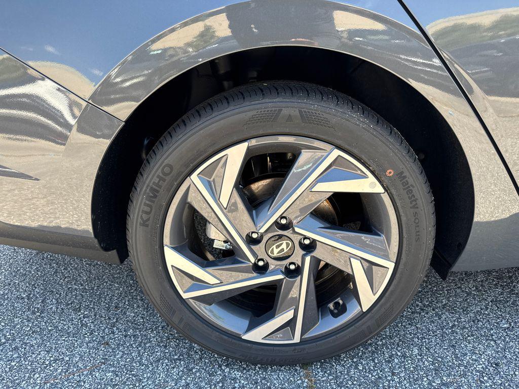 new 2025 Hyundai Elantra car, priced at $21,748