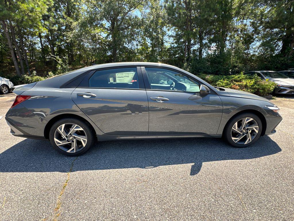 new 2025 Hyundai Elantra car, priced at $21,748