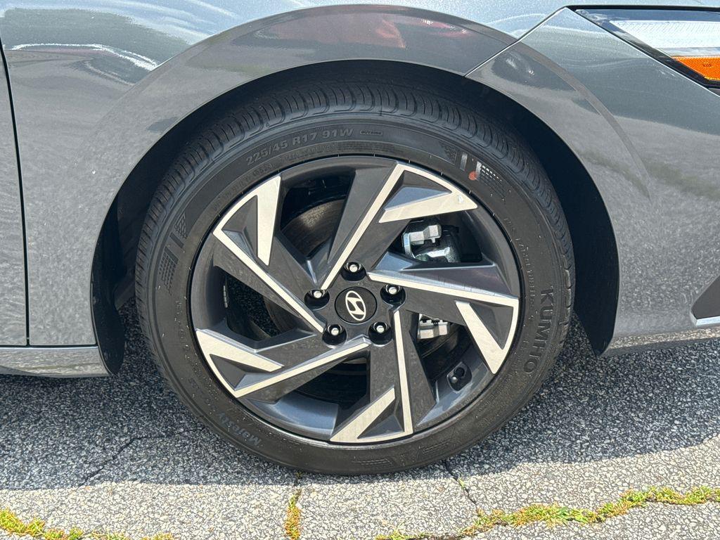 new 2025 Hyundai Elantra car, priced at $21,786