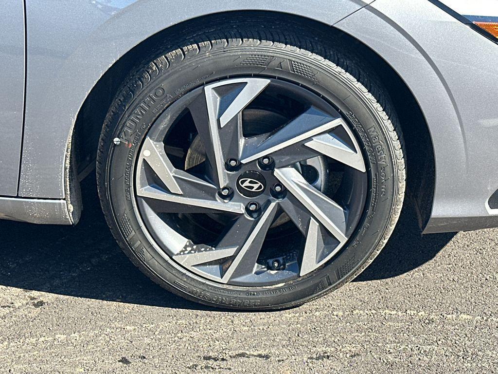 new 2025 Hyundai Elantra car, priced at $21,748