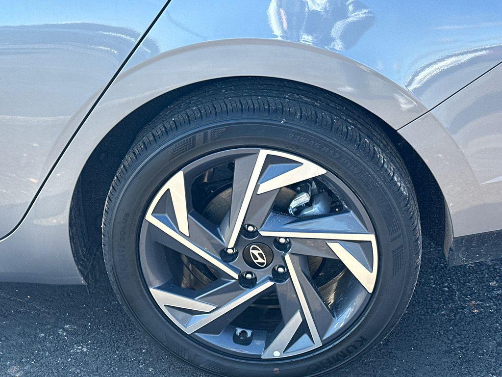 new 2025 Hyundai Elantra car, priced at $21,748