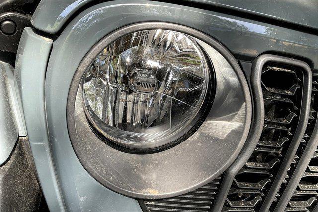 new 2025 Jeep Gladiator car, priced at $44,685