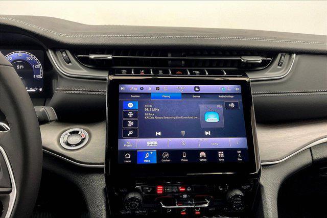 new 2025 Jeep Grand Cherokee car, priced at $49,640