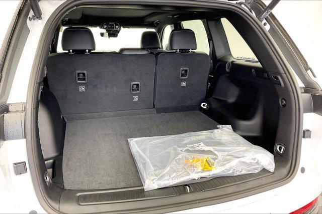 new 2025 Jeep Grand Cherokee car, priced at $49,640