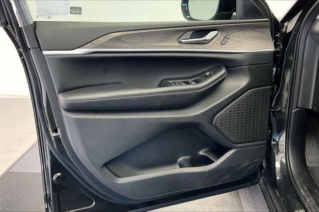new 2024 Jeep Grand Cherokee L car, priced at $53,235