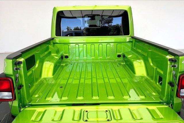 new 2025 Jeep Gladiator car, priced at $48,685