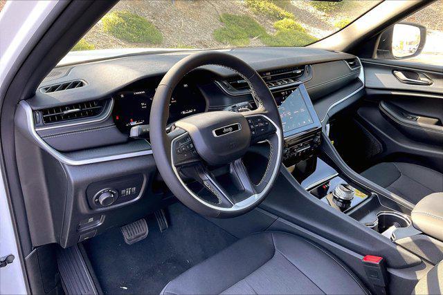 new 2025 Jeep Grand Cherokee car, priced at $38,280
