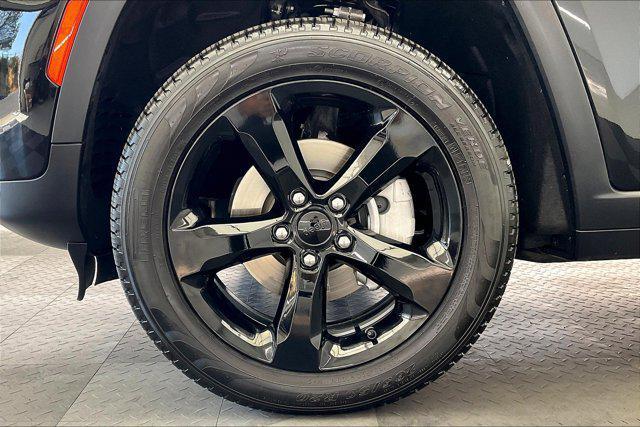 used 2024 Jeep Grand Cherokee car, priced at $40,795