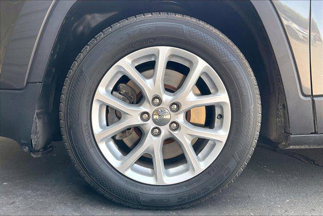 used 2016 Jeep Cherokee car, priced at $11,403