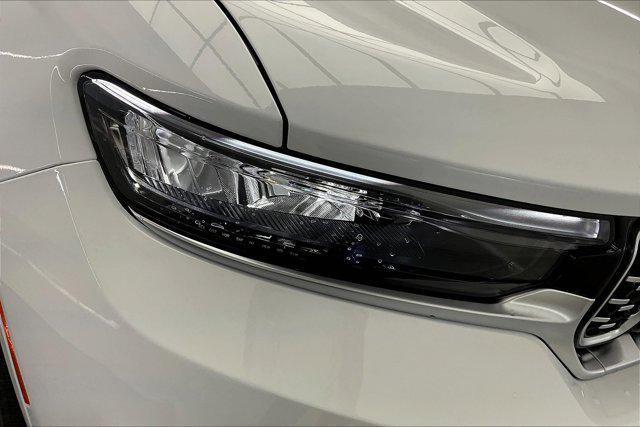 new 2025 Jeep Grand Cherokee car, priced at $56,555