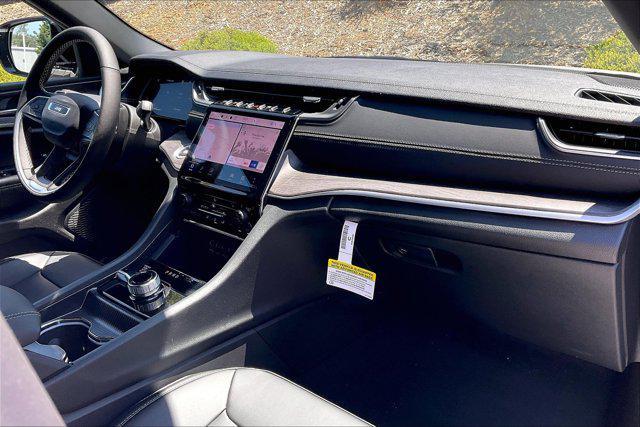 new 2025 Jeep Grand Cherokee car, priced at $45,415