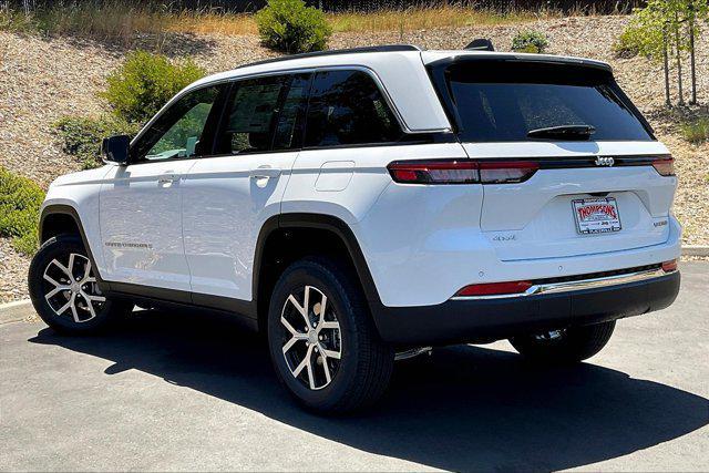 new 2025 Jeep Grand Cherokee car, priced at $45,415