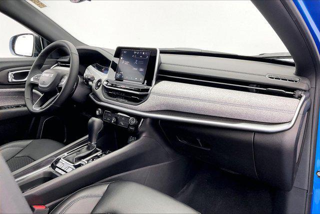 new 2025 Jeep Compass car, priced at $28,999