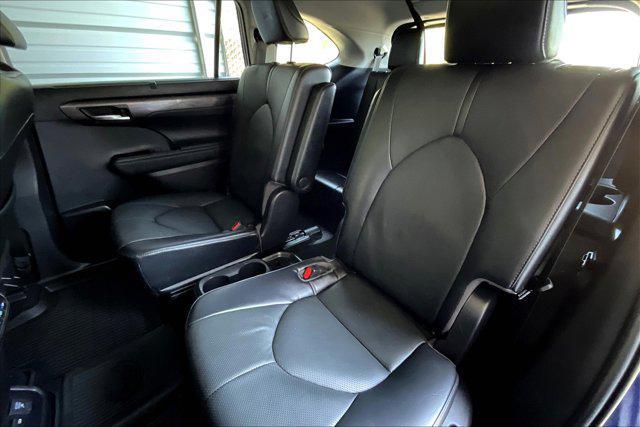 used 2022 Toyota Highlander Hybrid car, priced at $30,100