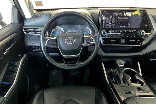 used 2022 Toyota Highlander Hybrid car, priced at $30,100
