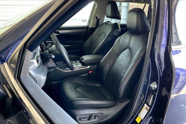 used 2022 Toyota Highlander Hybrid car, priced at $30,100