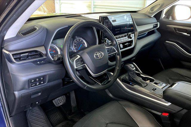 used 2022 Toyota Highlander Hybrid car, priced at $30,100