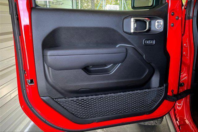 new 2025 Jeep Gladiator car, priced at $57,900