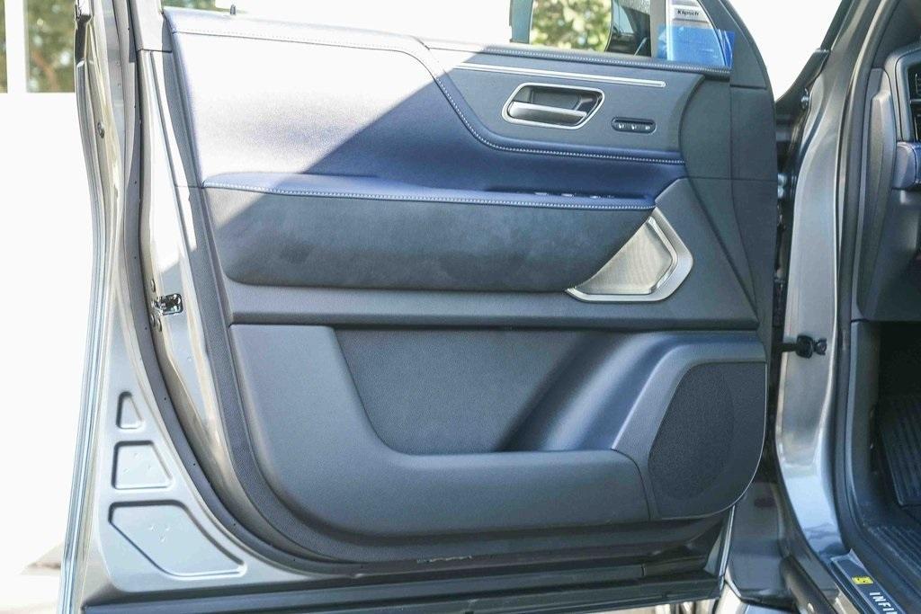 new 2026 INFINITI QX80 car, priced at $106,320