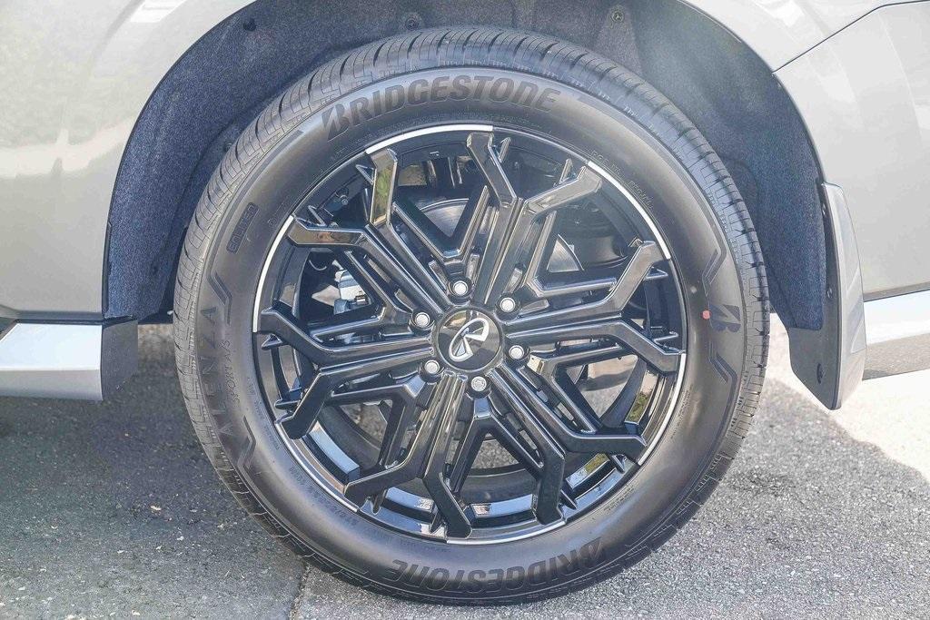 new 2026 INFINITI QX80 car, priced at $106,320