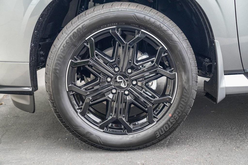 new 2026 INFINITI QX80 car, priced at $106,320