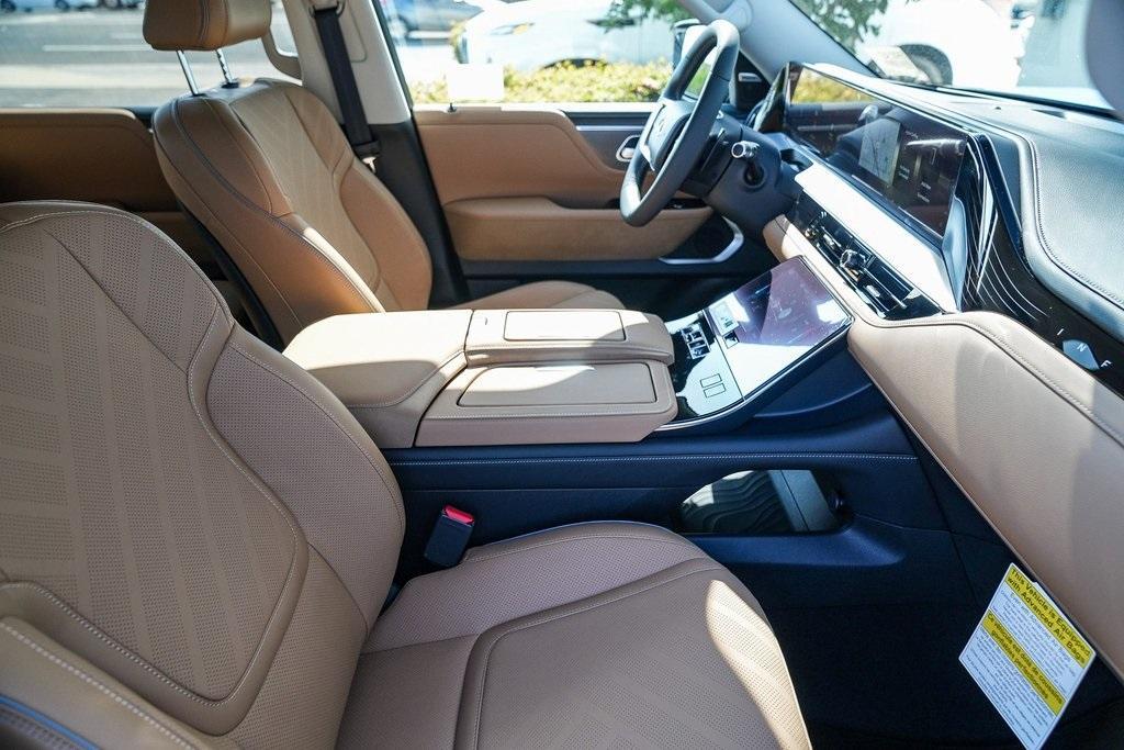 new 2025 INFINITI QX80 car, priced at $93,000