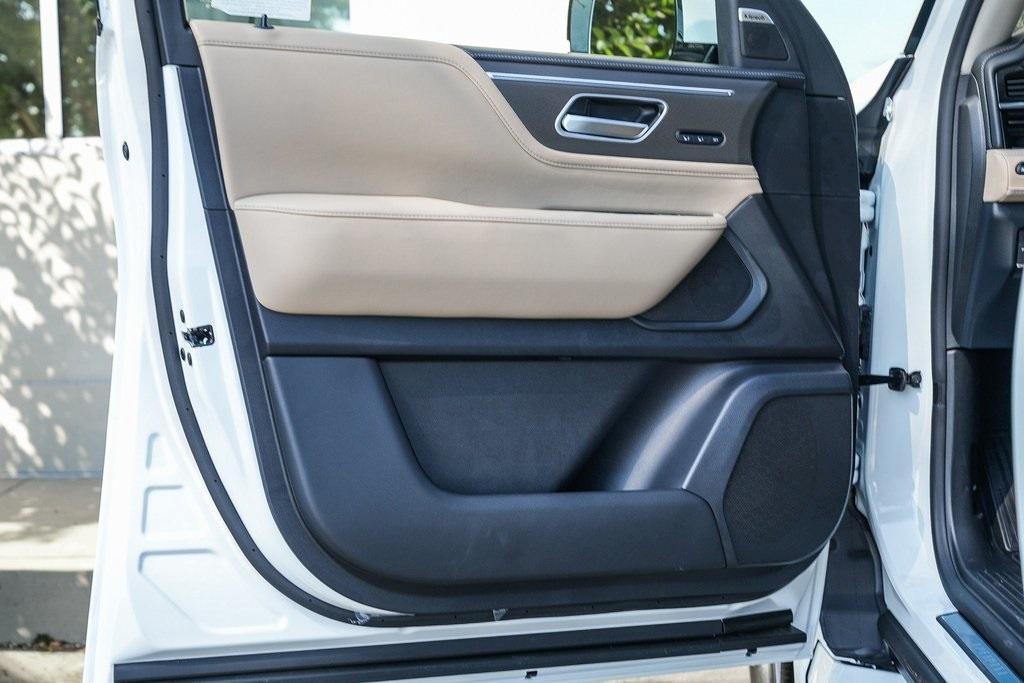 new 2026 INFINITI QX80 car, priced at $90,800