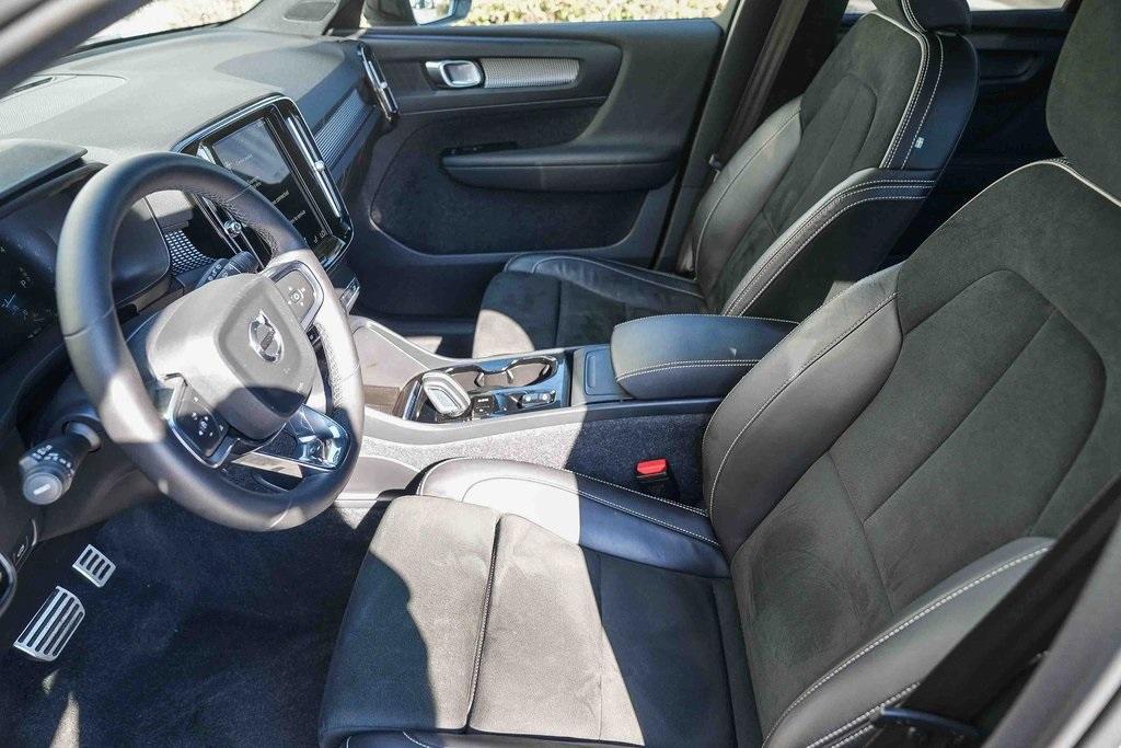 used 2022 Volvo XC40 car, priced at $28,387