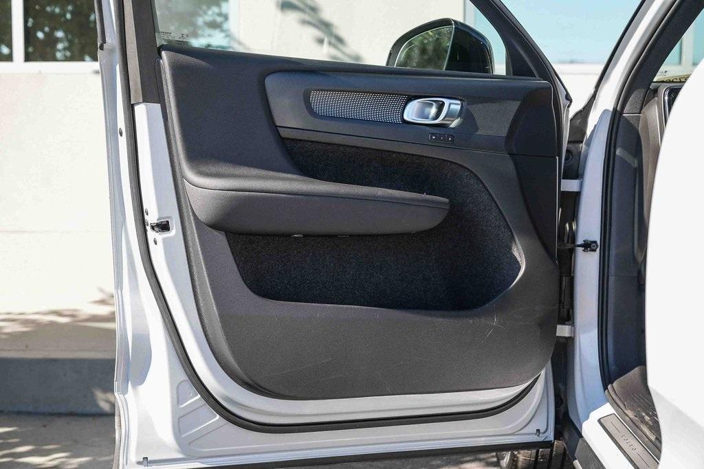 used 2022 Volvo XC40 car, priced at $28,387