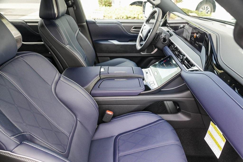 new 2026 INFINITI QX80 car, priced at $106,320