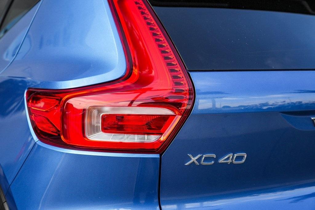 used 2020 Volvo XC40 car, priced at $26,387