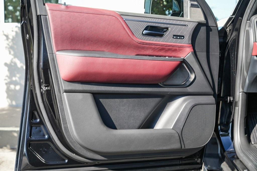 new 2025 INFINITI QX80 car, priced at $112,590