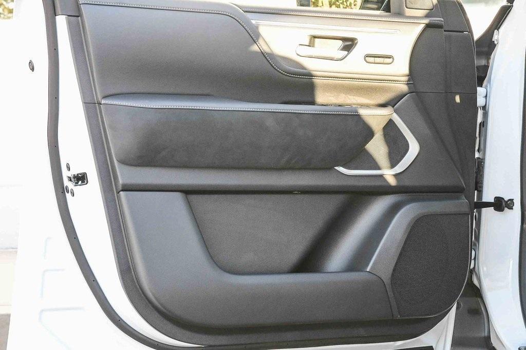 new 2026 INFINITI QX80 car, priced at $98,480