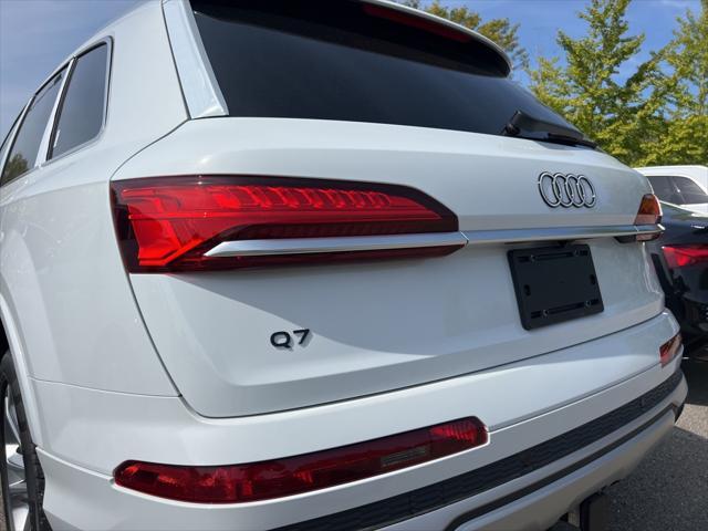 new 2025 Audi Q7 car, priced at $71,800