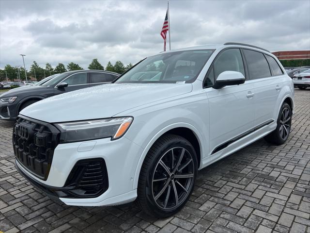 new 2025 Audi Q7 car, priced at $72,620