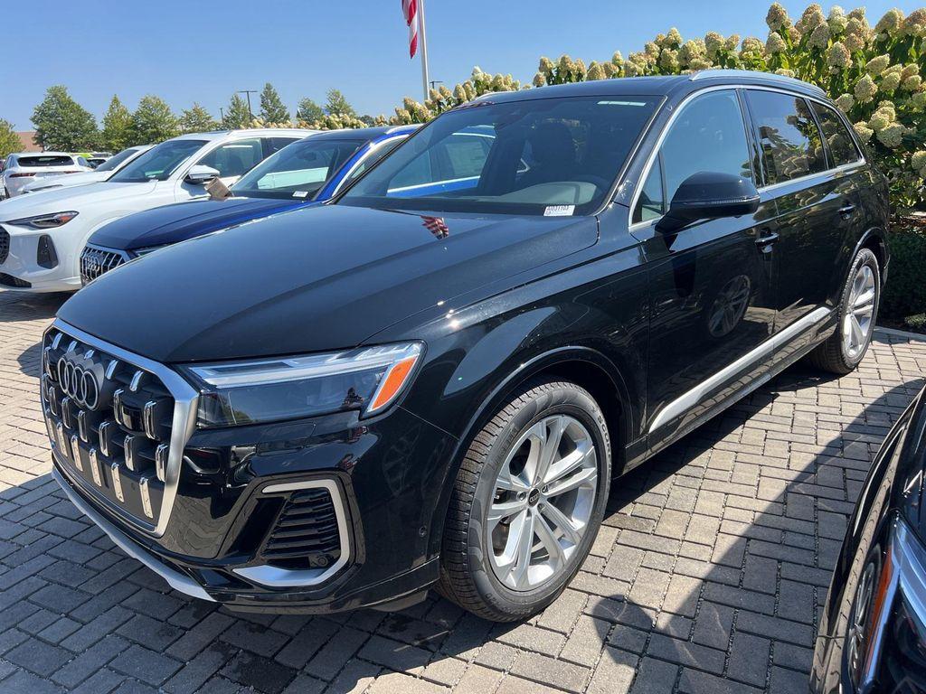 new 2025 Audi Q7 car, priced at $74,090