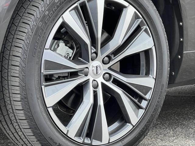 used 2022 Volvo XC60 car, priced at $36,995