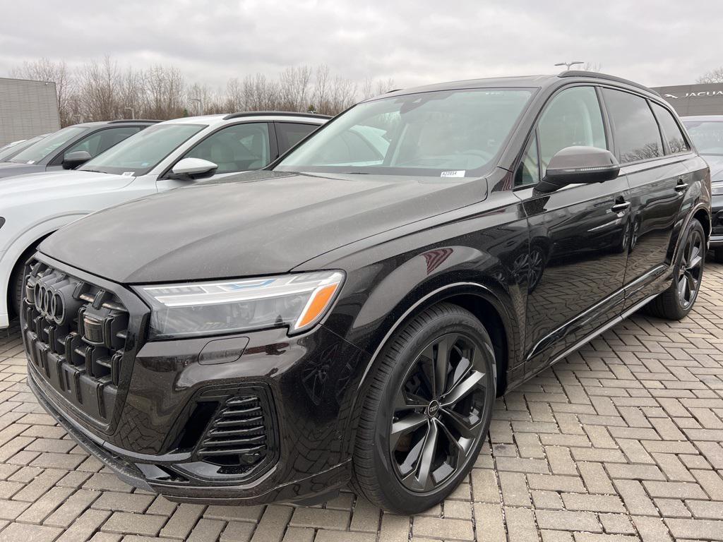 new 2025 Audi Q7 car, priced at $84,065
