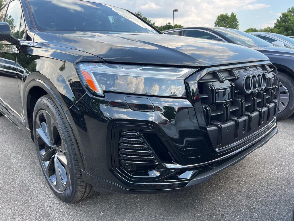 new 2025 Audi Q7 car, priced at $77,540
