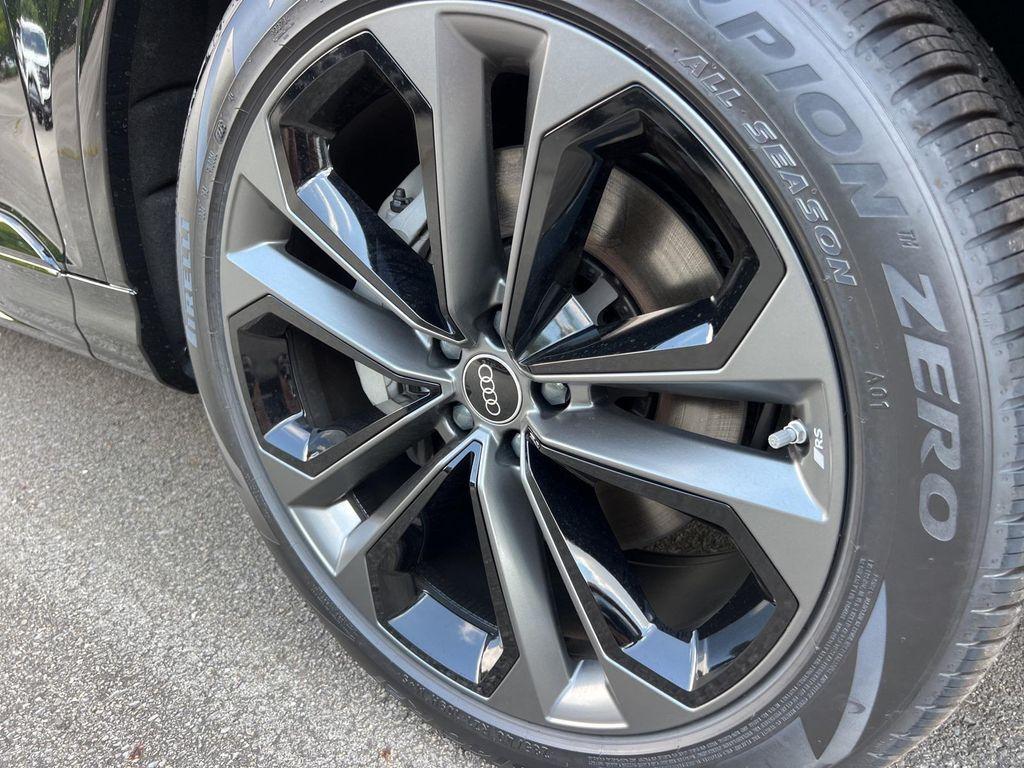 new 2025 Audi Q7 car, priced at $77,540