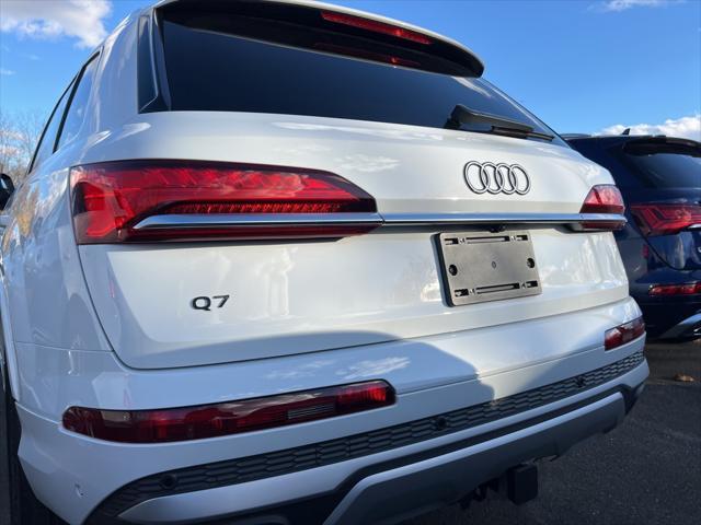 new 2025 Audi Q7 car, priced at $75,800